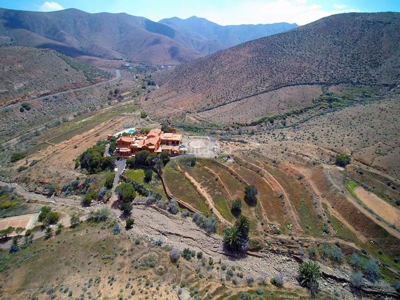 Foto bce5aa8d-764c-4734-b9e7-7e3901a3102b. Masia amb piscina a Betancuria