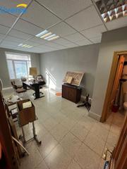 Location Local commercial à Los Vadillos - R. Sanitaria - Pozanos. Alquila tu local al mejor precio junto a plaza españa
