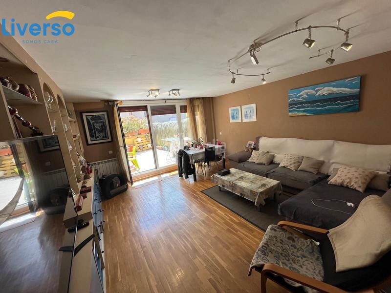 Foto 1185e290-1f3a-449c-9710-22596534f635. Reihenhaus mit heizung parking in Villatoro Burgos