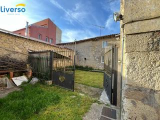Maison à Valle de las Navas. Acogedora casa de pueblo con garaje y jardín