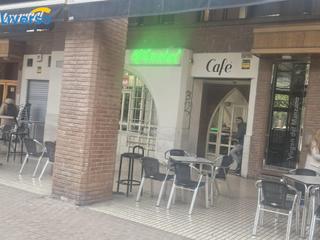 Lloguer Local Comercial a Reyes Católicos. Se traspasa local en pleno funcionamiento!!!