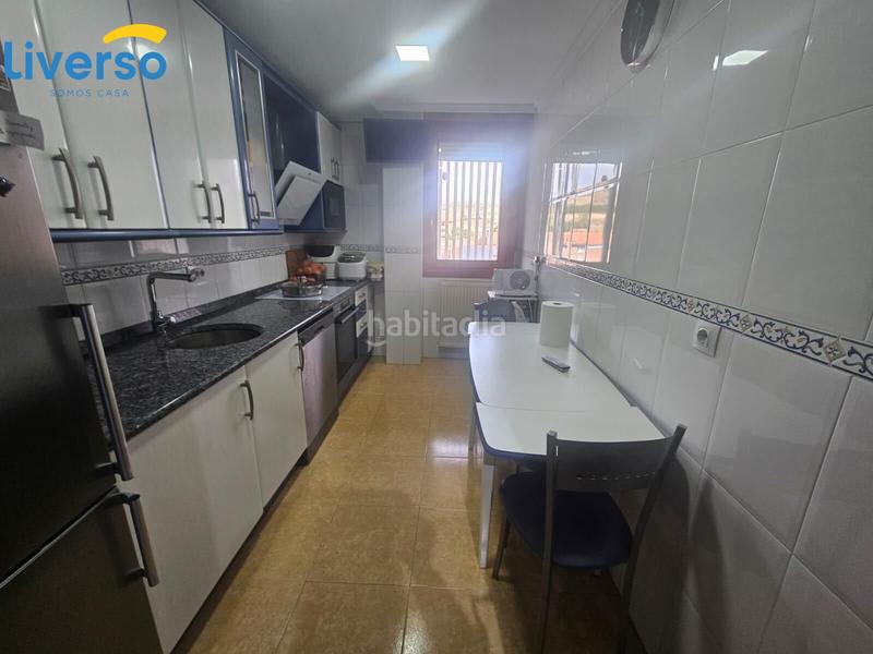 Foto 21069a86-69bc-4b3d-863c-a744ad4cb9f1. Pis amb aparcament a Barriada de Yagüe Burgos