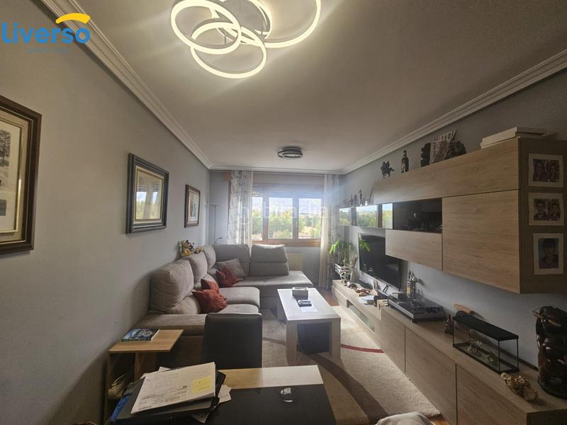 Foto 6cefe338-baf8-45c2-87d4-b99e7cad9056. Pis amb aparcament a Barriada de Yagüe Burgos