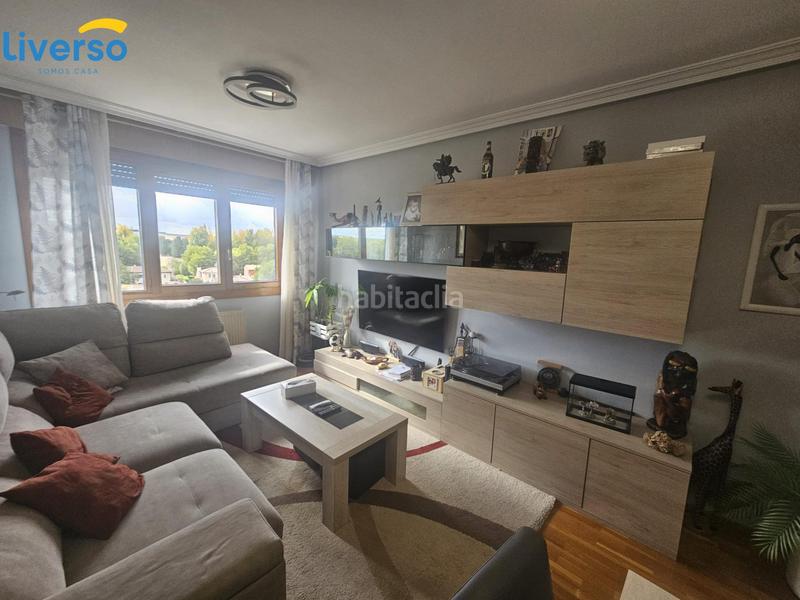 Foto fa903ac2-877e-40f5-8a0b-e8f46c19cb18. Pis amb aparcament a Barriada de Yagüe Burgos