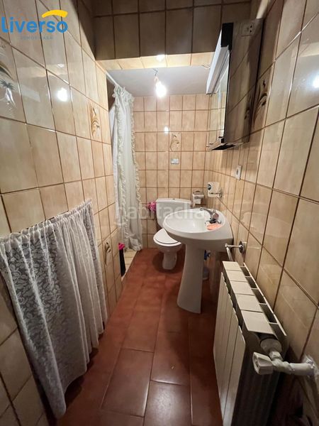 Foto bcded6e1-1c8e-4f60-b921-6c7a9fbc6c67. Casa amb aparcament a Grisaleña