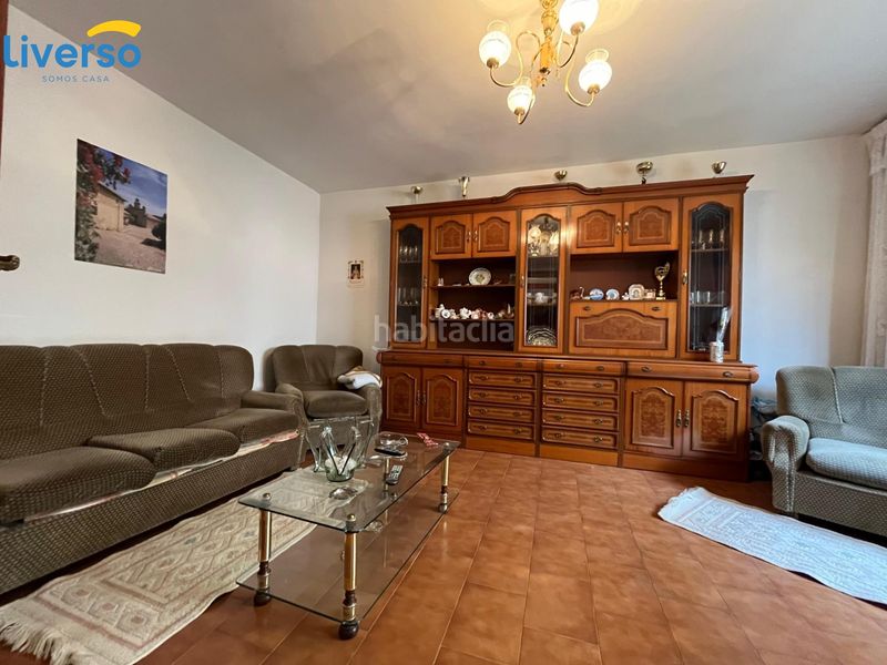 Foto dd89d81c-99dd-41d2-8645-f0ce945b819a. Casa amb aparcament a Grisaleña