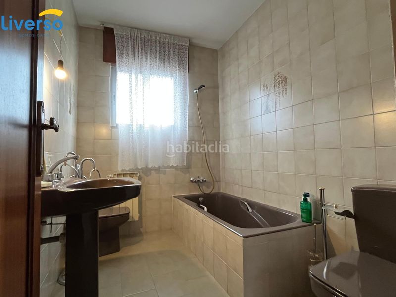 Foto f682d0b4-2a3f-474a-8998-af746250a740. Casa amb aparcament a Grisaleña