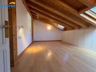 Appartamento  Calle san juan. Dúplex reformado de 128 m2 en el centro de burgos con garaje, as