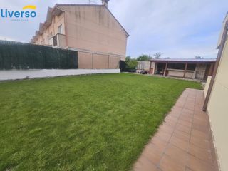 Casa adossada a Alfoz de Quintanadueñas. Se vende precioso chalet adosado en alfof de quintanadueñas!!!
