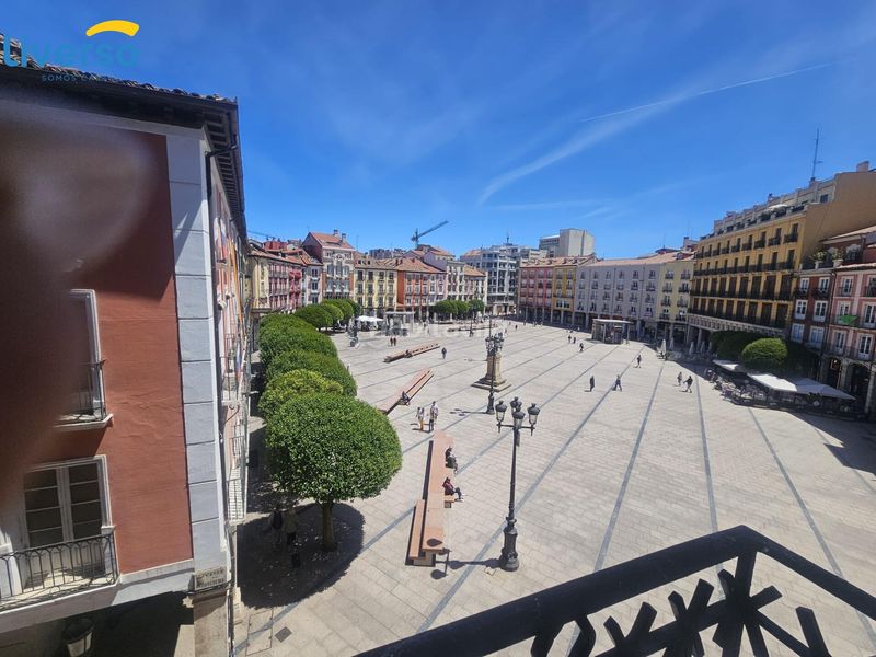 Foto c6ae9e17-9afd-4171-9352-06f738fb3fe2. Rent flat with heating in Casco Antiguo Burgos