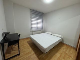 Miete Etagenwohnung in San Agustín - Parque Europa. A tan solo 850  por habitación en el centro de burgos magnífico