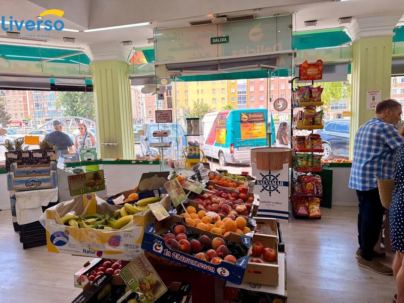 Foto 549bb14e-ff69-48c8-9262-377a6b63d9ea. Traspàs local comercial a avenida reyes catolicos 14 a Burgos