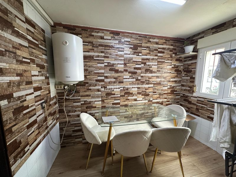 Foto d69d350c-86b7-4bf1-b3d5-71bfb3c5645f. Casa adossada amb calefacció a Barriada Inmaculada - Zurbarán Burgos