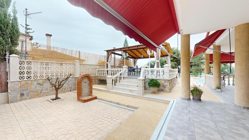 Foto 3c9d4ed3-b4cf-47e4-9f1e-ad8595f069e7. Chalet peña las aguilas chalet con 4 dormitorios, piscina y barbacoa exterior en Elche / Elx