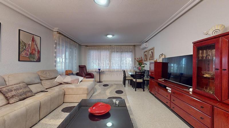 Foto 94593ba7-61a8-4e6a-87d2-7dd1cba83e6f. Chalet peña las aguilas chalet con 4 dormitorios, piscina y barbacoa exterior en Elche / Elx