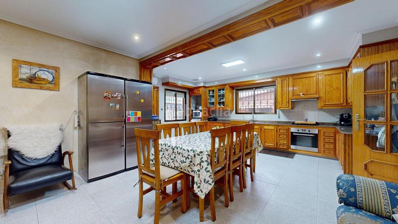 Foto 98130723-c955-41a4-8c09-4da55b9f4cd6. Chalet peña las aguilas chalet con 4 dormitorios, piscina y barbacoa exterior en Elche / Elx