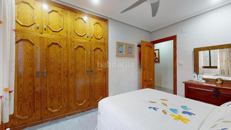 Foto b7d0f959-35b0-4368-8387-09ed5eefba59. Chalet peña las aguilas chalet con 4 dormitorios, piscina y barbacoa exterior en Elche / Elx