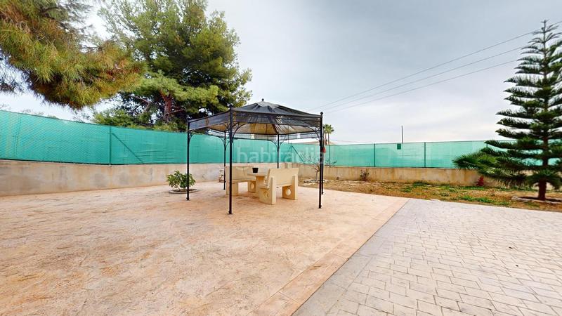 Foto dbd00bdd-e496-4a79-8a55-b8b5cea597ef. Chalet peña las aguilas chalet con 4 dormitorios, piscina y barbacoa exterior en Elche / Elx