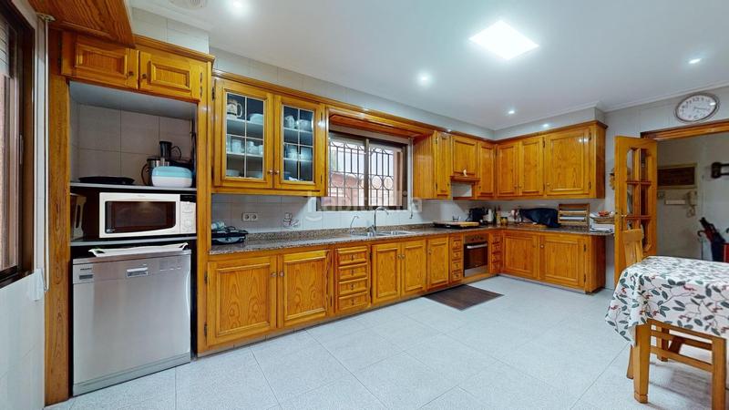 Foto f059c4fe-0a97-453a-9295-ea4c0141b24b. Chalet peña las aguilas chalet con 4 dormitorios, piscina y barbacoa exterior en Elche / Elx