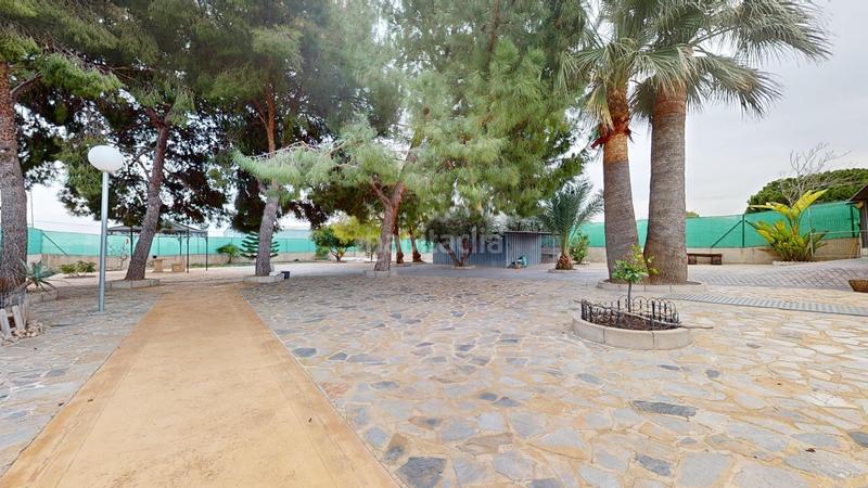 Foto f91e61c6-0afe-46e5-ac24-f3d9f2ba6b5d. Chalet peña las aguilas chalet con 4 dormitorios, piscina y barbacoa exterior en Elche / Elx