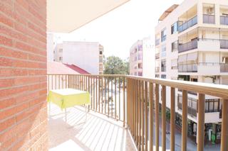 Etagenwohnung in Pueblo. Guardamar tercero real zona ayuntamiento