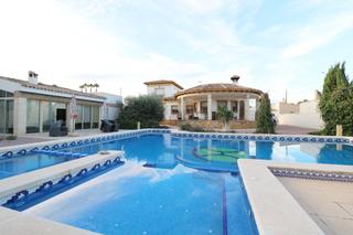Xalet a Catral. Chalet exclusivo en catral  zona torre de los pavos
