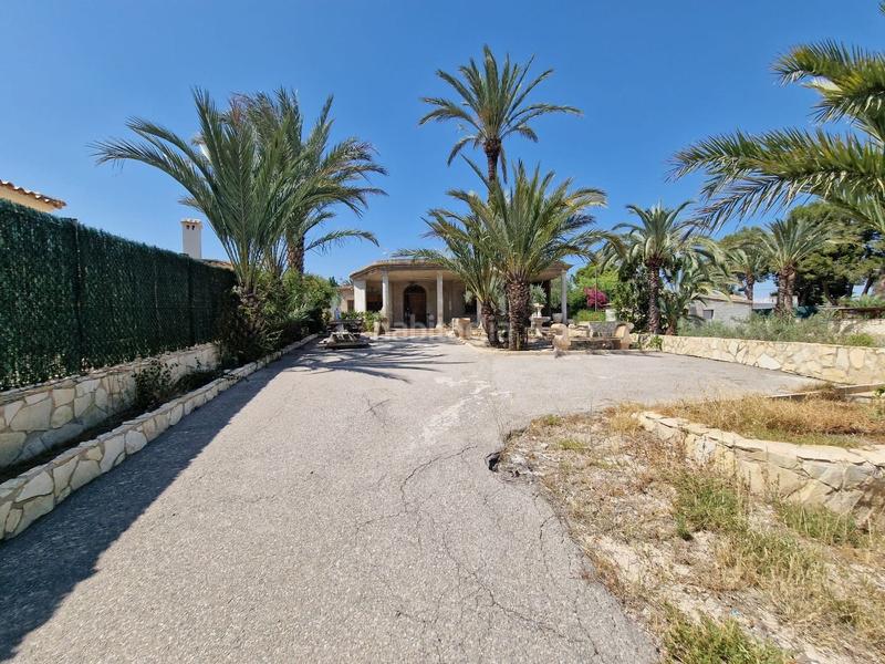 Foto 63cf890c-39da-47b4-8dee-2c08d5328503. Xalet amb aparcament piscina a Peña de las Águilas Elche / Elx