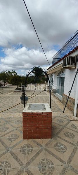 Foto 535e1c92-b54b-414e-8284-87792354d5b5. Chalet imponente chalet en la hoya con piscina y amplios jardines en Elche / Elx