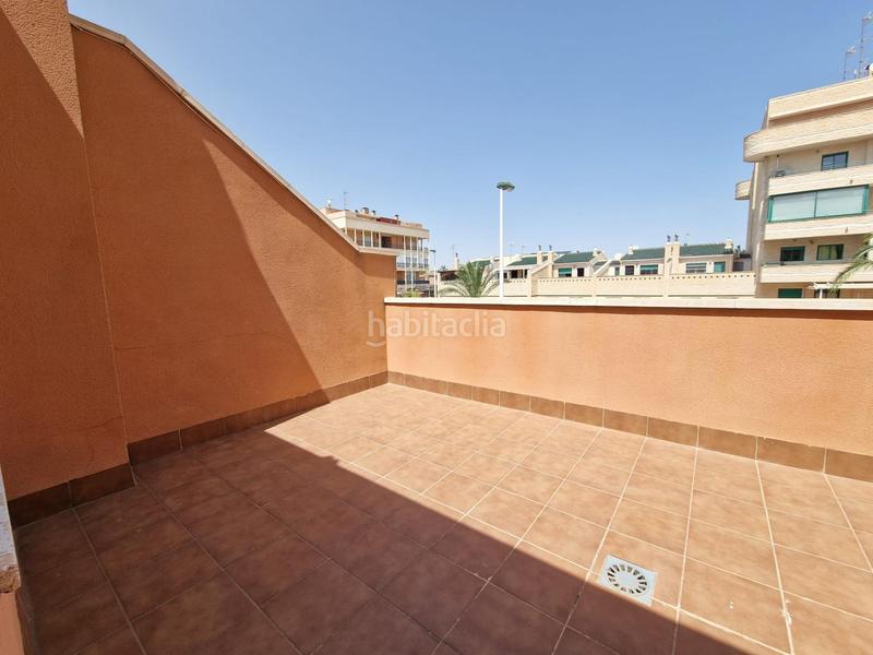 Foto 011c0fe3-b23e-487f-bfe8-1a8e3414d820. Maison jumelée avec parking dans El Travaló - Martínez Valero Elche / Elx