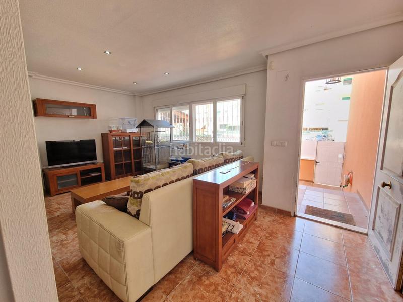 Foto 4714d210-8c88-49b6-9674-5db020ae03e6. Maison jumelée avec parking dans El Travaló - Martínez Valero Elche / Elx