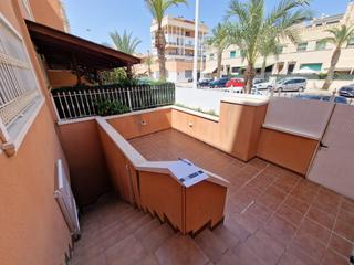 Maison jumelée à El Travaló - Martínez Valero. Amplio y moderno adosado en elche, zona campo de fútbol