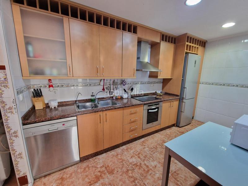 Foto e28902b8-4b25-43c1-93f8-830ca1be3819. Maison jumelée avec parking dans El Travaló - Martínez Valero Elche / Elx