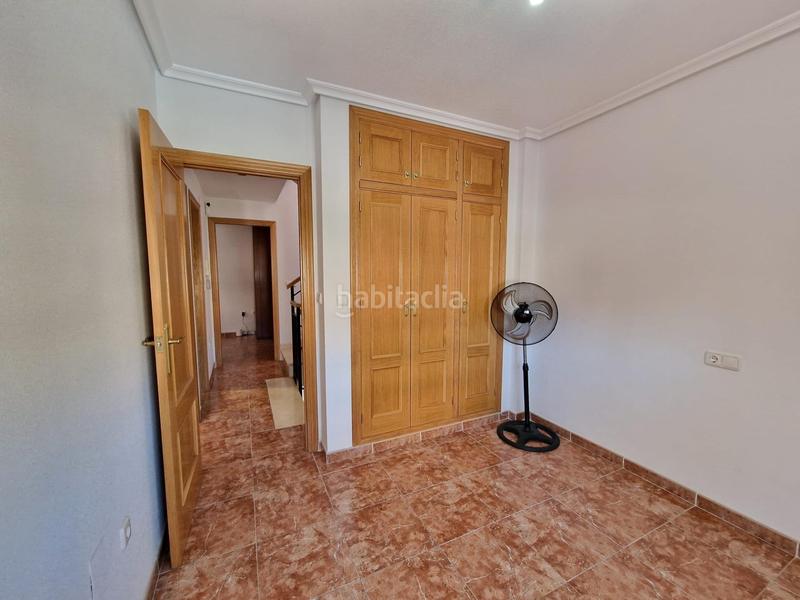 Foto e5c0f906-caa0-4fe2-bae7-956a43482c14. Maison jumelée avec parking dans El Travaló - Martínez Valero Elche / Elx