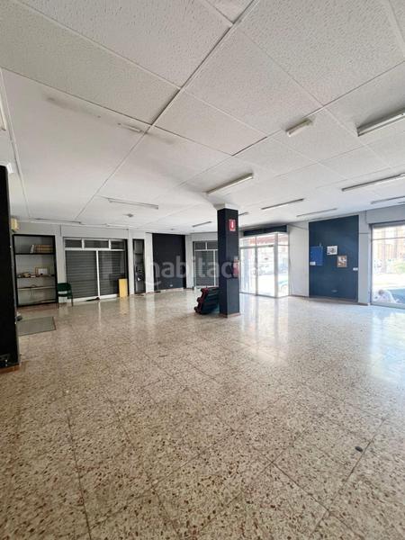 Foto d41efaef-7d10-48ff-ab28-350a8aa427fa. Alquiler local comercial se alquila local comercial en esquina sector quinto, elche en Elche / Elx
