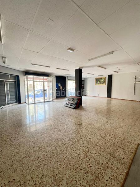Foto e4bab3fb-1ed7-4ff3-9d15-ed365349becc. Alquiler local comercial se alquila local comercial en esquina sector quinto, elche en Elche / Elx