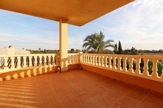 Chalet en La Algoda - Matola - Llano de San José. Elche chalet de 2 plantas en zona pussol , cada planta es una vi