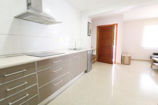Ground floor in Plaza Crevillente - Antiguos Juzgados - El Asilo. Planta baja reformada a estrenar con entrada independiente en ve