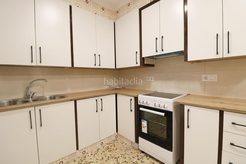 Foto 4a6c8897-2873-4442-a609-ae054e929a5b. Rent flat in Centro Elche / Elx