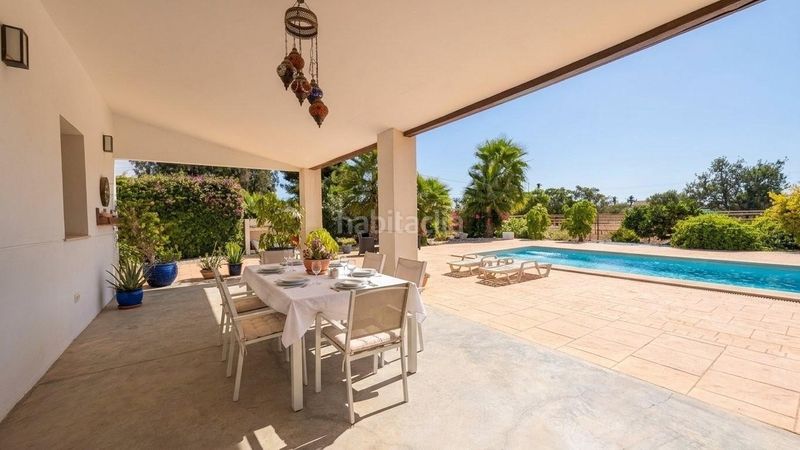 Foto 53f44fa6-e5e0-4e19-b4d1-02ab76d7e3e6. Chalet con riscaldamento piscina in Las Bayas Elche / Elx