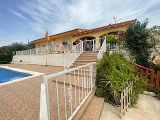 Chalet à Alcantarilla. Exclusivo chalet en cañada hermosa  con amplia parcela piscina y