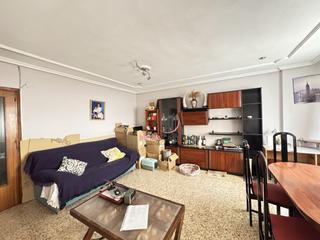Appartement à Avenida Alemania-Italia. Piso amplio en vilareal buena zona
