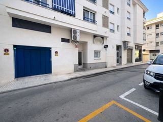 Miete Autoparkplatz in Trompa 15. Garaje en alquiler en pueblo  centro.