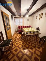 Maison à Roa. Oportunidad única casa en venta para reformar a tu gusto