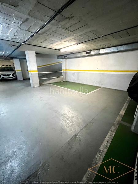 Foto ec007630-ef5b-4c1d-b76b-47f988cc66fa. Car parking in Dreta de l´Eixample Barcelona