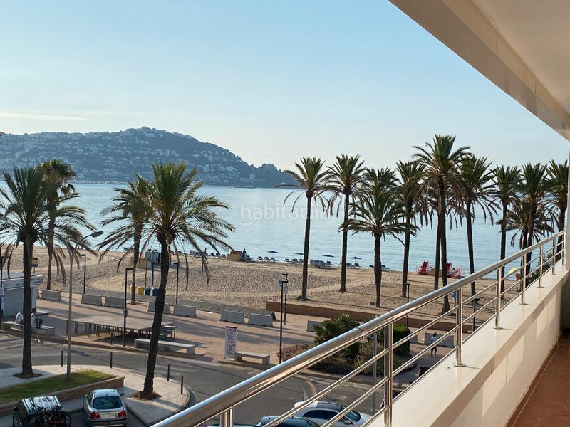 Foto b70e9b5b-9428-4ca5-a40f-1c8714df0e48. Apartamento magnífico apartamento renovado en primera linea de santa margarita, en Roses