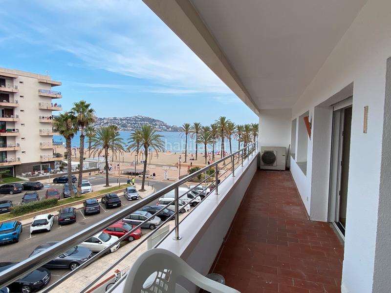 Foto fdd5a5ef-ba80-4094-89f4-79390f3daeb9. Apartamento magnífico apartamento renovado en primera linea de santa margarita, en Roses