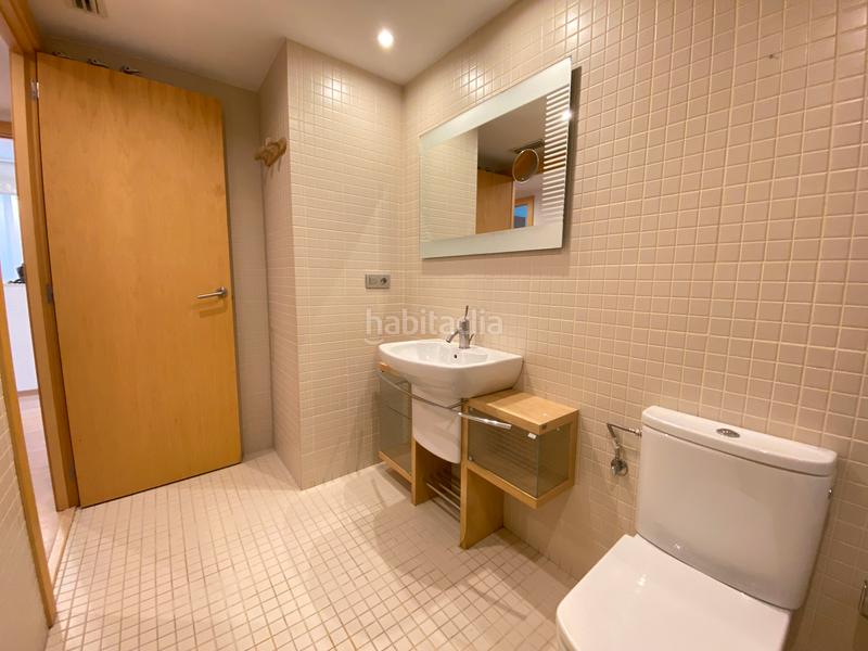 Foto c4074f12-6b7d-4a4d-9d61-477c4d12aea5. Apartamento  en zona residencial con piscina y parking. en Roses