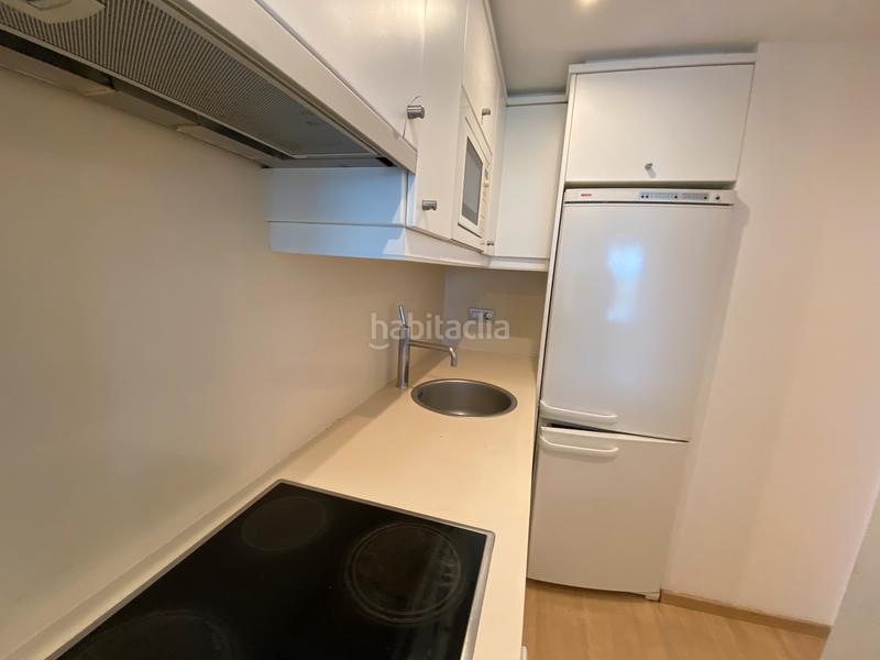 Foto d0214cba-e221-455e-b7c3-aaab2b1ded2d. Apartamento  en zona residencial con piscina y parking. en Roses