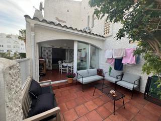 Casa adossada  Port canigó. Casa apareada con piscina en santa margarita