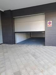 Aparcament cotxe a Camí del cementiri 7. Parking en venta en roses, zona estación de autobuses.